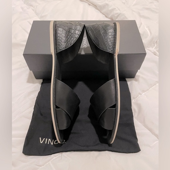 Vince Ida Open-Toe Leather Flat Black w Bone sole 8.5M - Picture 2 of 5